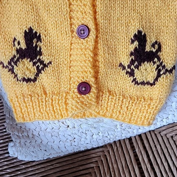 Handmade toddler cardigan, corn yellow with burgandy rocking horses, sz 18 month - Picture 2 of 10